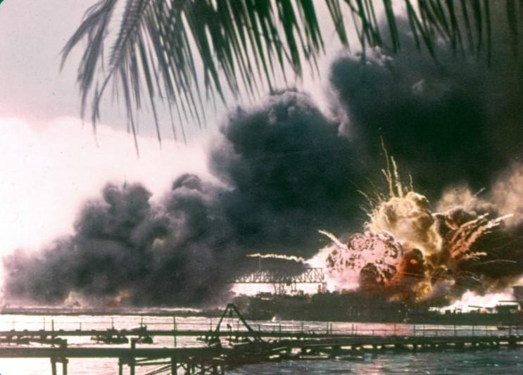 Sa m ple file Japanese bombs. After a lull, at 8:40 a.m. the second wave of attacking planes focused on continuing the destruction inside the harbor, destroying the USS Shaw, Sotoyomo, a dry