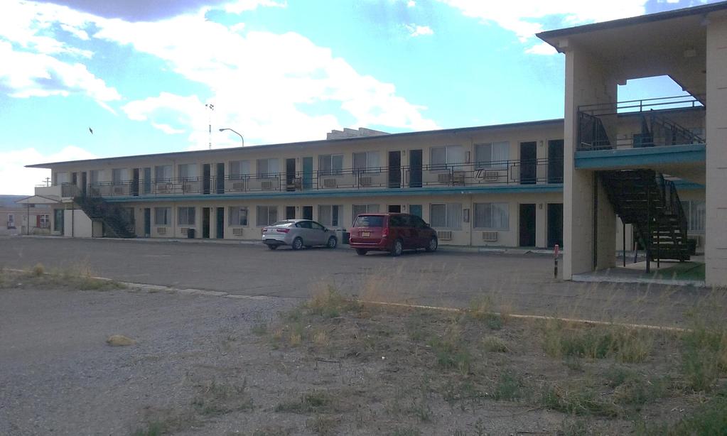 Coralee Quintana coralee@go -absolute.net 505-639-1266 Route 66 Original Motel Property Price: $195,000 Building Size: +/- 8,598 SF Acres: +/- 1.5156 2016 ROI: 9.