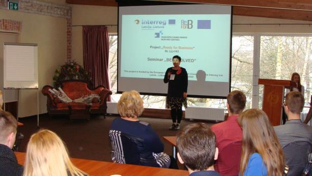Participants of the seminar received business topic related English sentences and were asked to translate - present it in Lithuanian and Latvian languages Representatives of Lead & Responsible