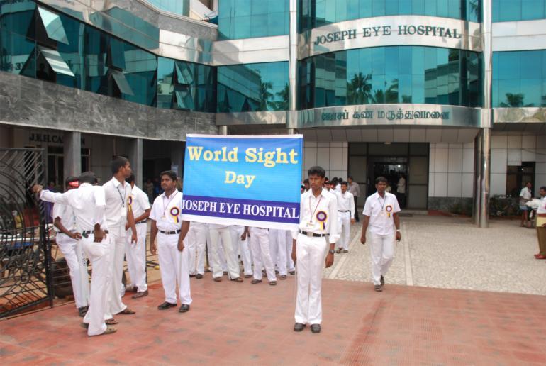 31) World Sight Day To Mark the Celebration of the World Sight Day on Ocber 14 th 2010 Bharathidasan University, National Service Scheme organized a rally with 700 NSS