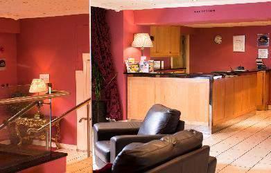 Living Abroad: Ireland Life in Limerick at the Pery s Hotel Location: 15-20 minute walk from MIC campus Room Description: Double and