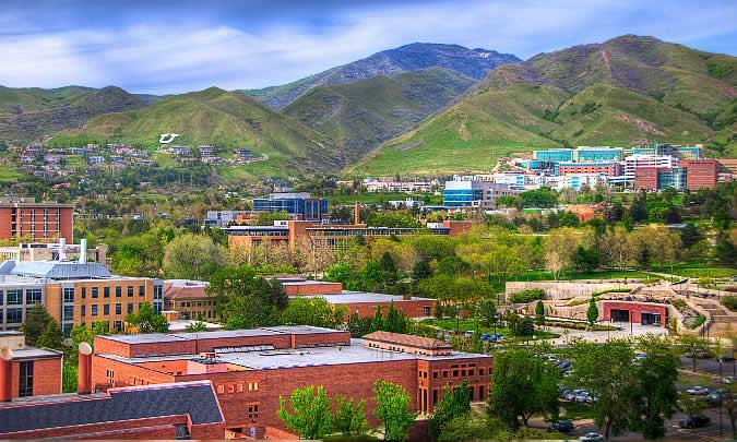 University of Utah - Salt Lake City ~32,000 enrolled students 700+ students study abroad annually Unique challenges for communication 15% of students live on campus 48% of