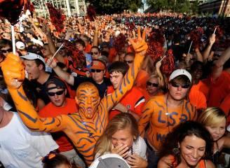 largely unique visitors, attending fewer than four games per season 86% of those that attend Auburn football games are mixed-gender parties, the majority of which are in groups of three (3) or more.