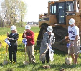 THE Wisconsin INDEPENDENT Summer 2007 Page 4 Marian College holds groundbreaking for new baseball stadium Dignitaries wield their ceremonial shovels at the Herr-Baker Field groundbreaking The