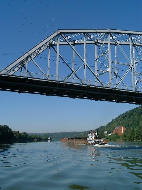 Inland Navigation System The U.S. Army Corps of Engineers, the Port of Pittsburgh Commission, and regional barge operators all agree that the region s dams are in an advanced state of decline.