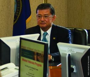 DAV Sees Progress, Concerns in Claims System VA Secretary Eric K. Shinseki toured the Salt Lake City Regional Office and received a demonstration of the Veterans Benefits Management System (VBMS).