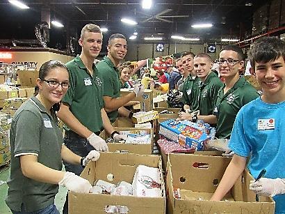 UNIVERSITY OF SOUTH FLORIDA 6 Community Service and Fundraising Opportunities This semester, USF Buccaneer Battalion has strived to increase participation in volunteer service throughout the