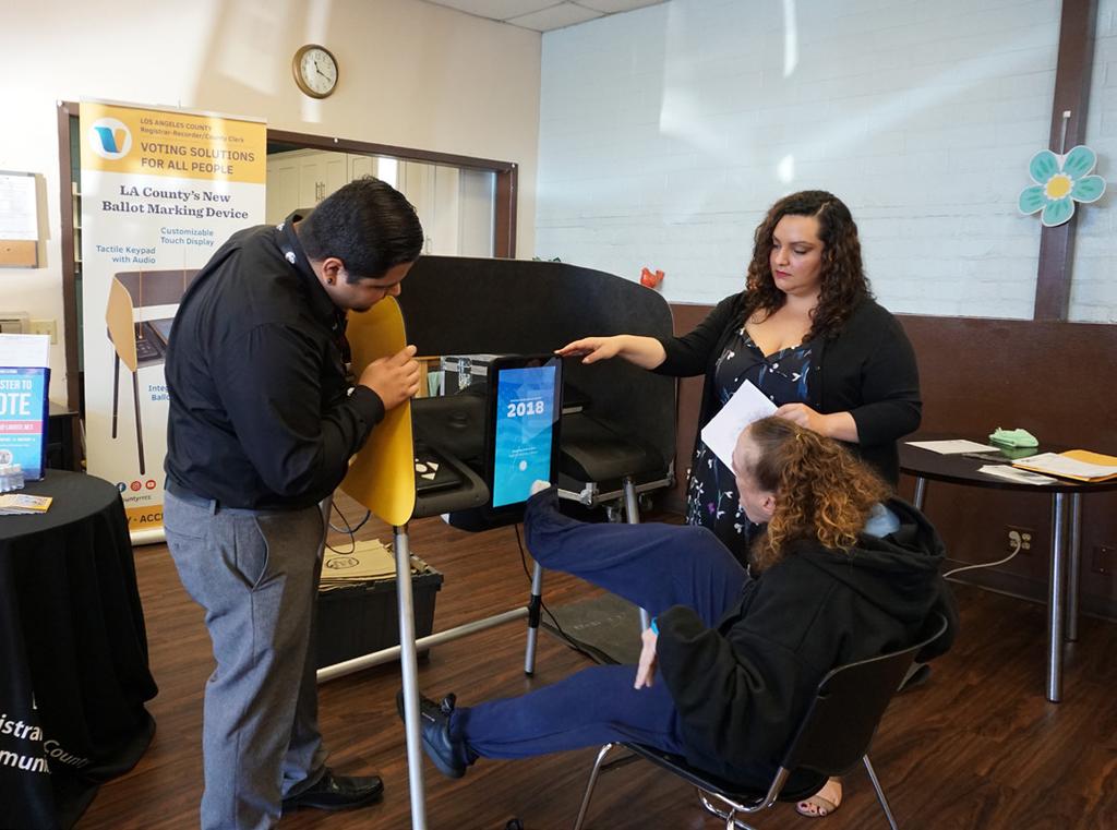 COMMUNITY ENGAGEMENT Easterseals Norwalk On March 27, 2018, Disability Rights California invited the VSAP team to participate in a Peer Self-Advocacy Skills event at Easterseals, an adult day care