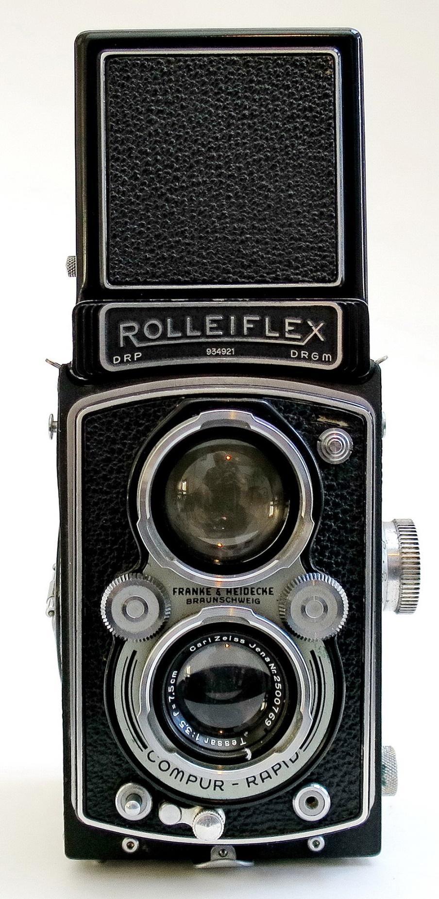 A Franke & Heidecke Rolleiflex Automat Model 2 TLR Camera as