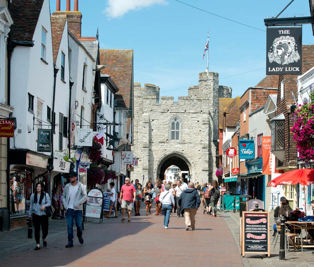 3 Thomas Becket Chambers Canterbury INVESTING IN CANTERBURY S GROWING STUDENT POPULATION Canterbury is located in the South East of England and is the regions top student destination.