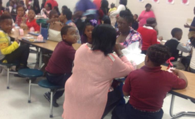 November 17, 2016, 34th Ave held a Thanksgiving Luncheon for students and