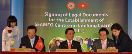 The call was made during the 47th SEAMEO Council (SEAMEC) Conference held in March 2013 in Hanoi, Vietnam, hosted by its Ministry of Education and Training.